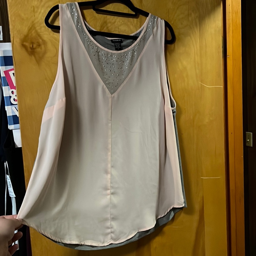 Torrid Size 3 dressy tank top! Pink/gray with sparkles on top! Lightly used!